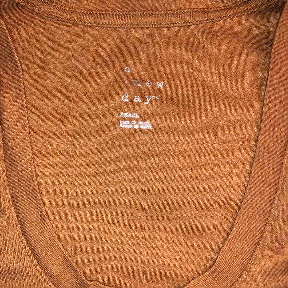 Sleeveless top - Picture 8 of 8